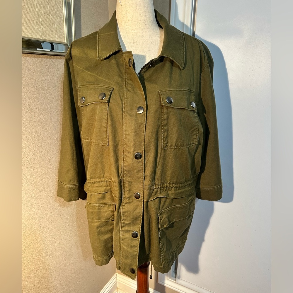 Lane Bryant Glamour X Army green cargo jacket
Sz 22